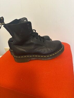 Dr. Martens  Leather boots US size6  Eu size 37
